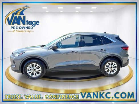 Used 2023 Ford Escape Active AWD/4WD image 10