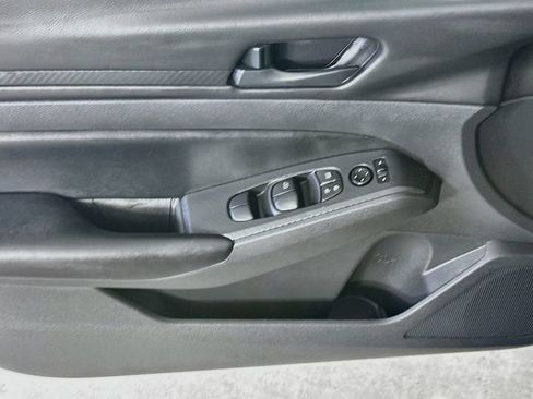 Used 2024 Nissan Altima 2.5 S FWD image 22