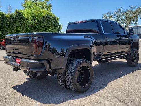 Used 2022 GMC Sierra 3500 Denali w/ Denali Ultimate Package AWD/4WD image 10