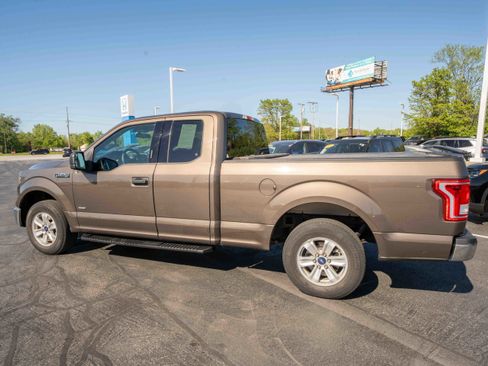 Used 2016 Ford F150 XLT RWD image 4