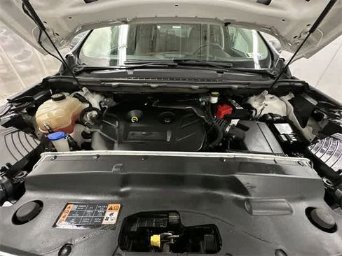 Used 2018 Ford Edge SEL image 25