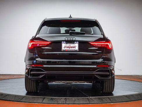 Certified 2025 Audi Q3 2.0T Premium w/ Black Optic Sport Package image 6