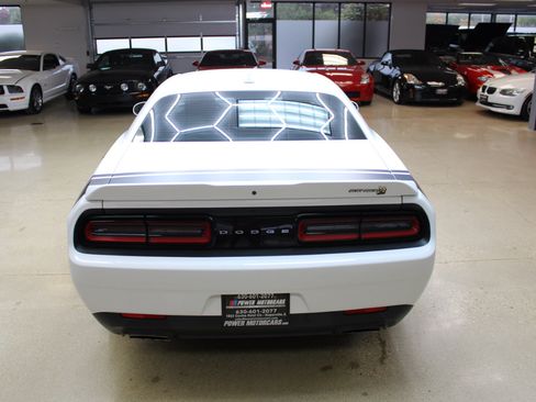 Used 2016 Dodge Challenger R/T Scat Pack w/ Leather Interior Group image 24