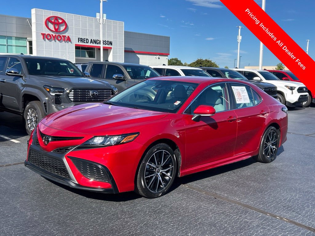 Used 2021 Toyota Camry SE w/ Convenience Package FWD image 1