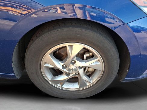 Used 2021 Hyundai Elantra SE FWD image 8