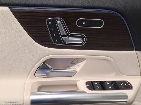 New 2026 Mercedes-Benz GLA 250 image 12