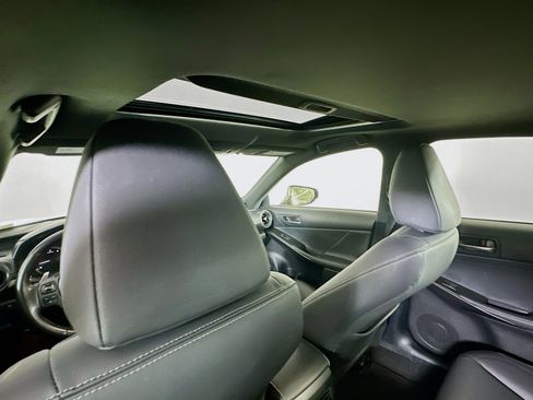Used 2025 Lexus IS 300 w/ Premium Package image 26
