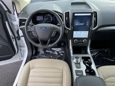 Used 2022 Ford Edge SEL w/ Convenience Package image 11
