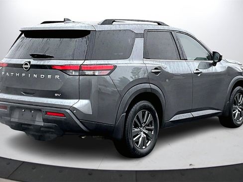 Used 2022 Nissan Pathfinder SV image 8