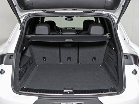Certified 2026 Porsche Cayenne AWD/4WD image 14