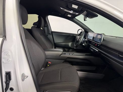 Used 2025 Hyundai Ioniq 6 SE RWD image 29