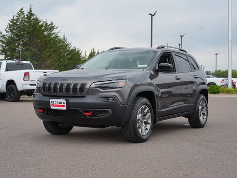 Used 2022 Jeep Cherokee Trailhawk w/ Sun, Sound & Nav Group AWD/4WD image 7