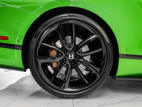 New 2024 Bentley Continental GT V8 AWD/4WD image 14