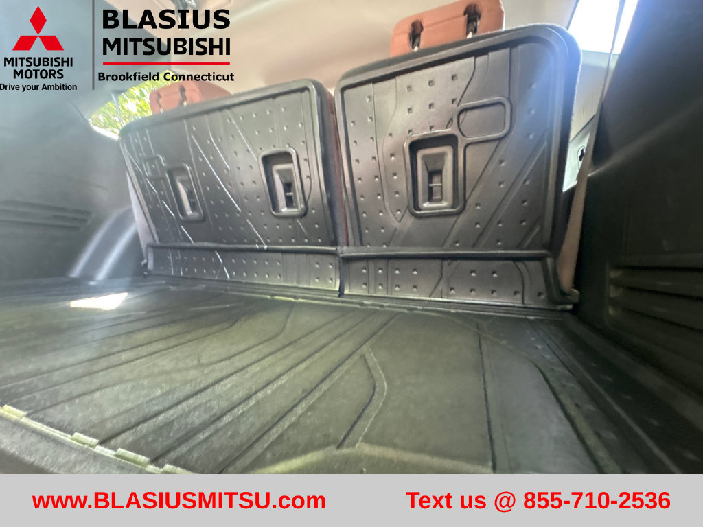 Used 2021 Chevrolet Traverse High Country w/ LPO, Floor Liner Package AWD/4WD image 39