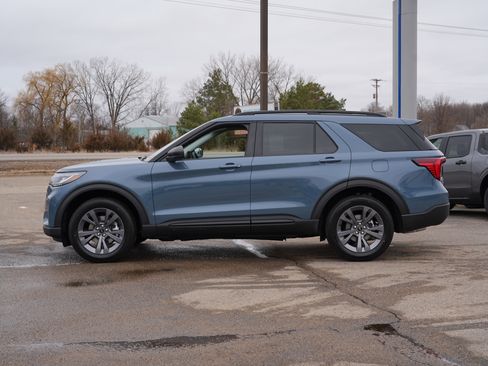 New 2026 Ford Explorer Active w/ Active Comfort Package image 7