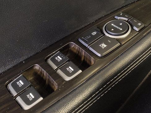 Used 2020 Kia Sorento S FWD image 27
