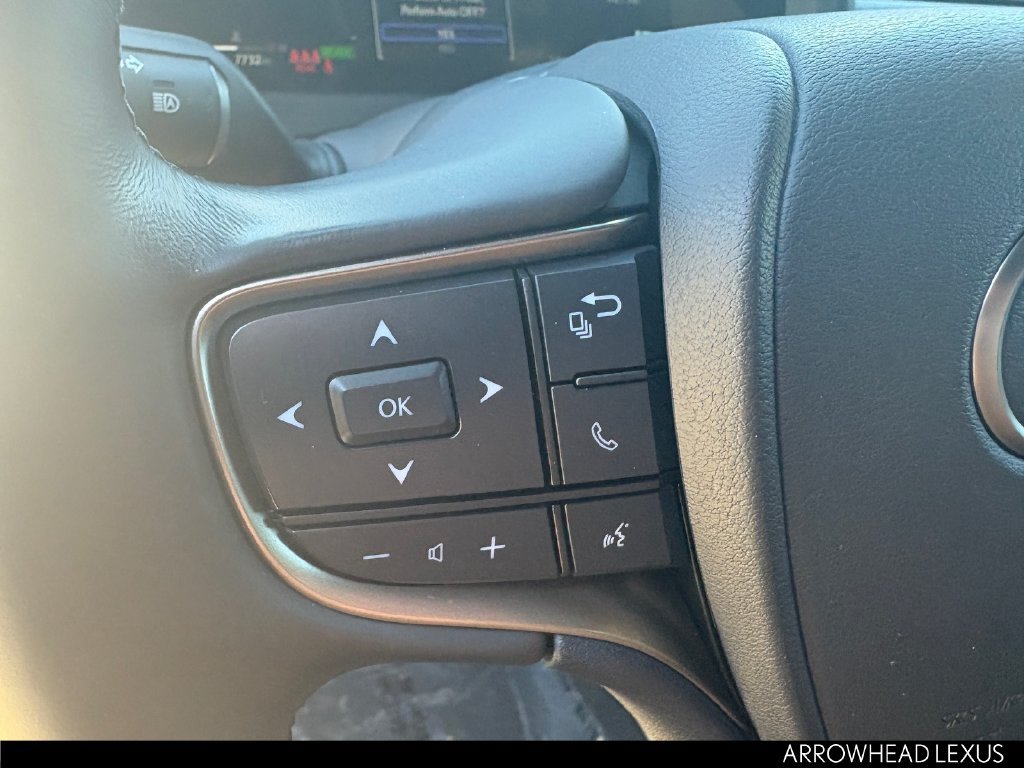 Used 2025 Lexus UX 300h FWD w/ Accessory Package (Z2) image 21