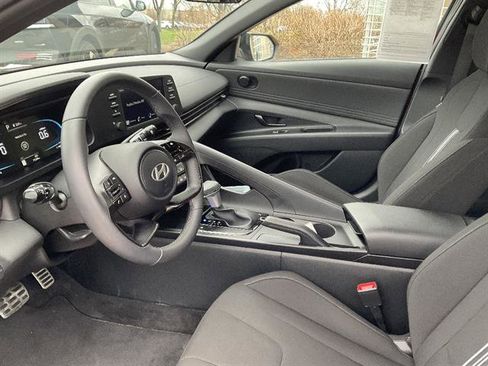 Certified 2025 Hyundai Elantra Sport image 2