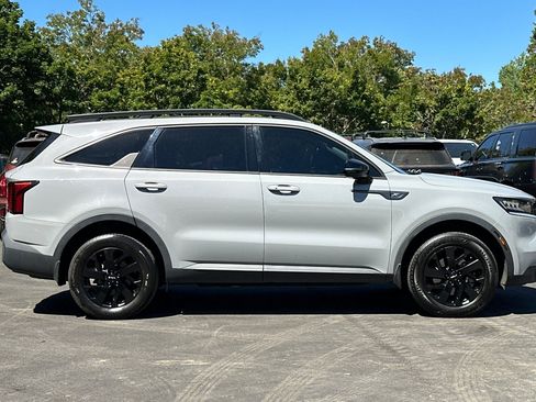 Used 2022 Kia Sorento S w/ Panoramic Sunroof Package AWD/4WD image 3