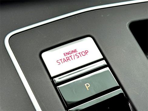 Certified 2022 Volkswagen GTI SE image 20