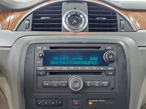Used 2010 Buick Enclave CXL image 13