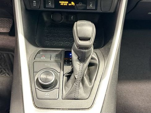 Certified 2022 Toyota RAV4 XLE w/ XLE Grade Weather Package AWD/4WD image 14