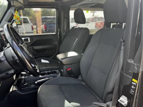 Used 2020 Jeep Wrangler Sport image 9
