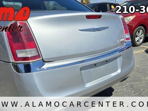 Used 2012 Chrysler 300 image 11