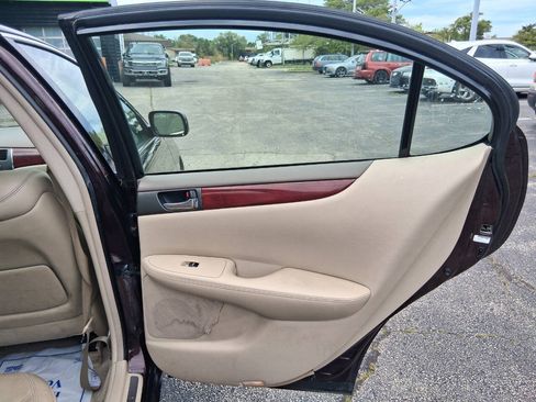 Used 2004 Lexus ES 330 w/ Premium Pkg FWD image 18