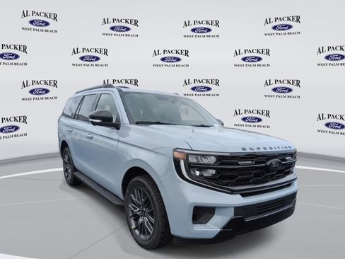 New 2026 Ford Expedition Platinum w/ Stealth Appearance Package AWD/4WD image 7