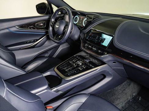 Used 2025 Aston Martin DBX 707 AWD/4WD image 17