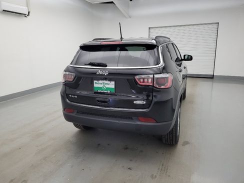 Used 2018 Jeep Compass Latitude w/ Safe & Security Group AWD/4WD image 7