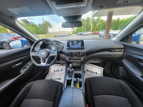 Used 2025 Nissan Sentra SV FWD image 14