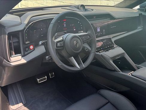 Used 2026 Porsche Cayenne Turbo AWD/4WD image 4