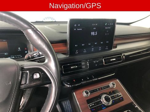 Used 2022 Lincoln Aviator Reserve w/ Elements Package Plus AWD/4WD image 3