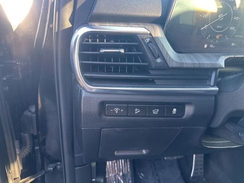 Used 2024 Kia Telluride SX Prestige w/ Towing Package image 18