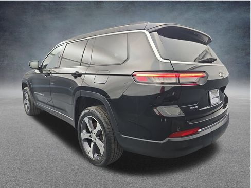 Used 2023 Jeep Grand Cherokee L Limited AWD/4WD image 7