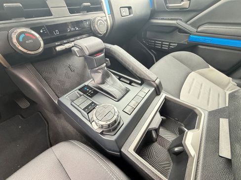 Used 2025 Toyota Tacoma TRD Off-Road AWD/4WD image 39