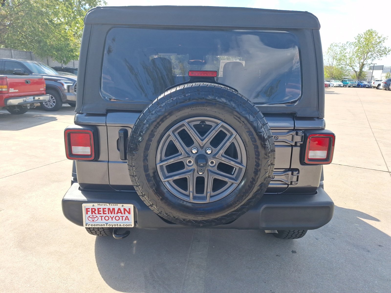 Used 2025 Jeep Wrangler Sport AWD/4WD image 5