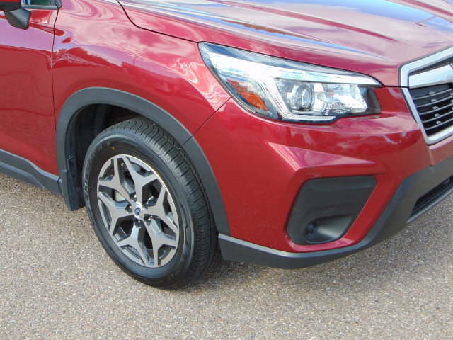 Used 2020 Subaru Forester Premium AWD/4WD image 2