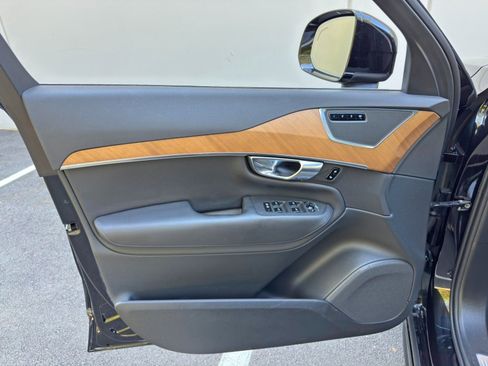 Used 2025 Volvo XC90 B6 Plus w/ Protection Package Premier image 45