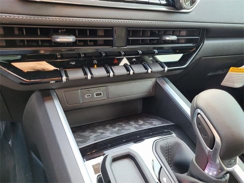 New 2026 Chevrolet Colorado LT image 14