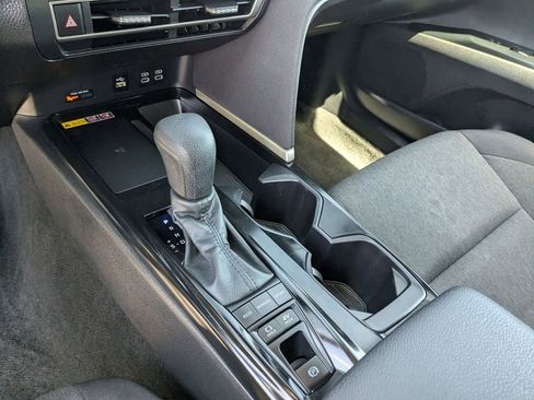 Used 2025 Toyota Camry LE image 23