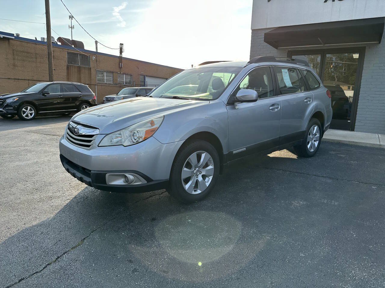Used 2012 Subaru Outback 2.5i AWD/4WD image 1