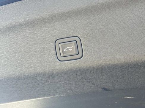 Certified 2025 GMC Yukon Denali image 14