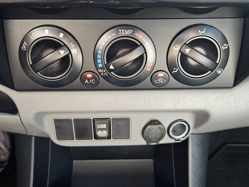 Used 2015 Toyota Tacoma PreRunner w/ Convenience Package image 19