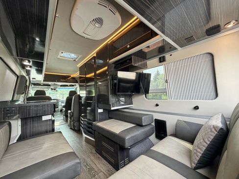Used 2017 Mercedes-Benz Sprinter 3500 image 95