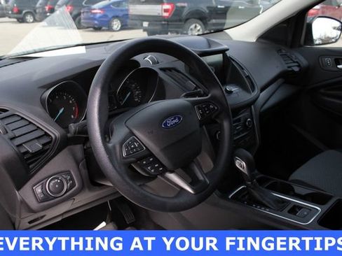 Used 2019 Ford Escape SE image 2