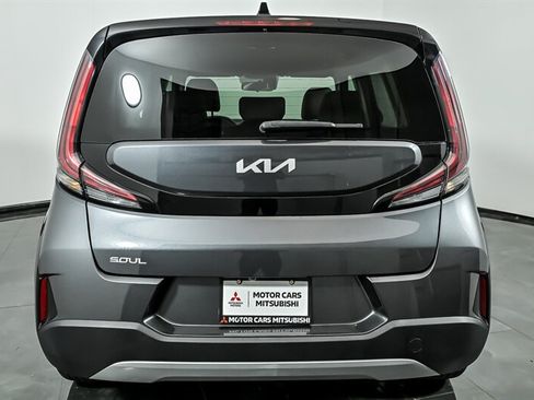 Used 2023 Kia Soul LX w/ Option Group 015 FWD image 8