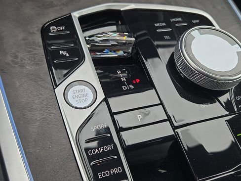 Certified 2023 BMW X7 xDrive40i w/ Executive Package image 16